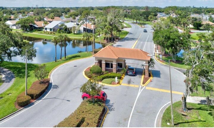 Property Photo:  3914 Atrium Drive Bldg36  FL 32822 