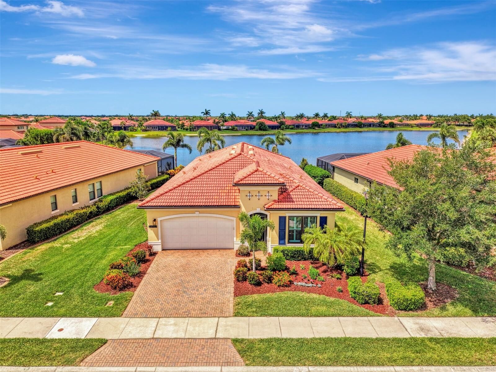 Property Photo:  23762 Waverly Circle  FL 34293 