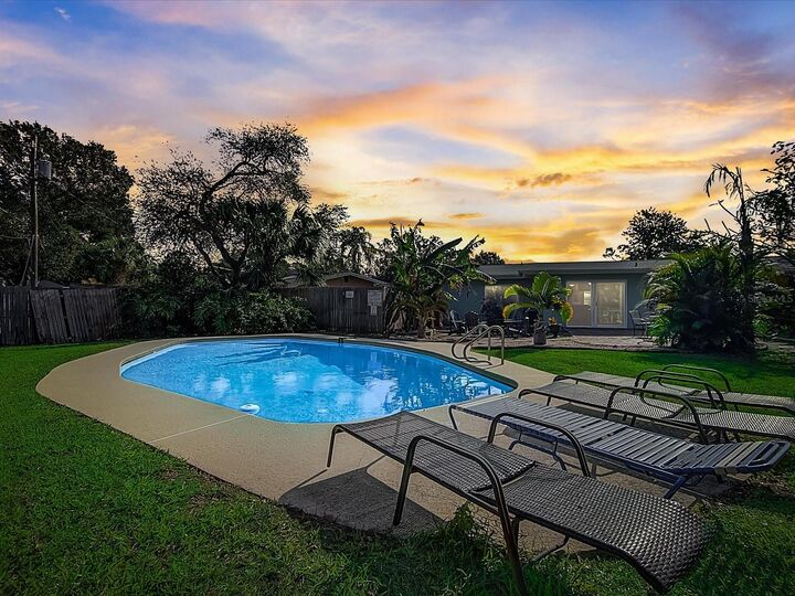 Property Photo:  13589 Croft Drive S  FL 33774 