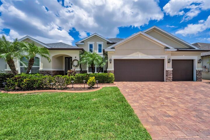Property Photo:  10520 Alcon Blue Drive  FL 33578 