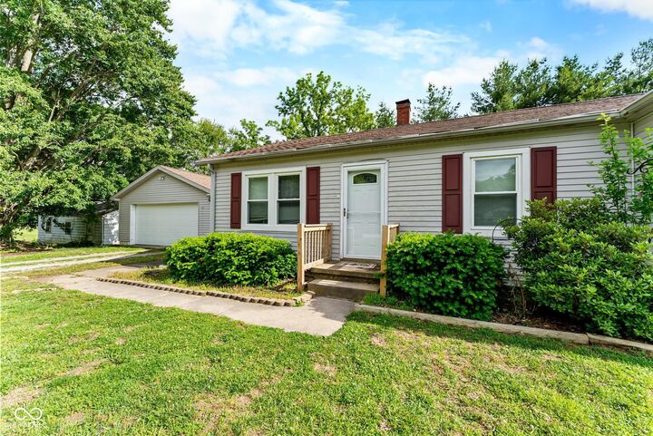 Property Photo:  10977 E County Road 1025 N  IN 47274 
