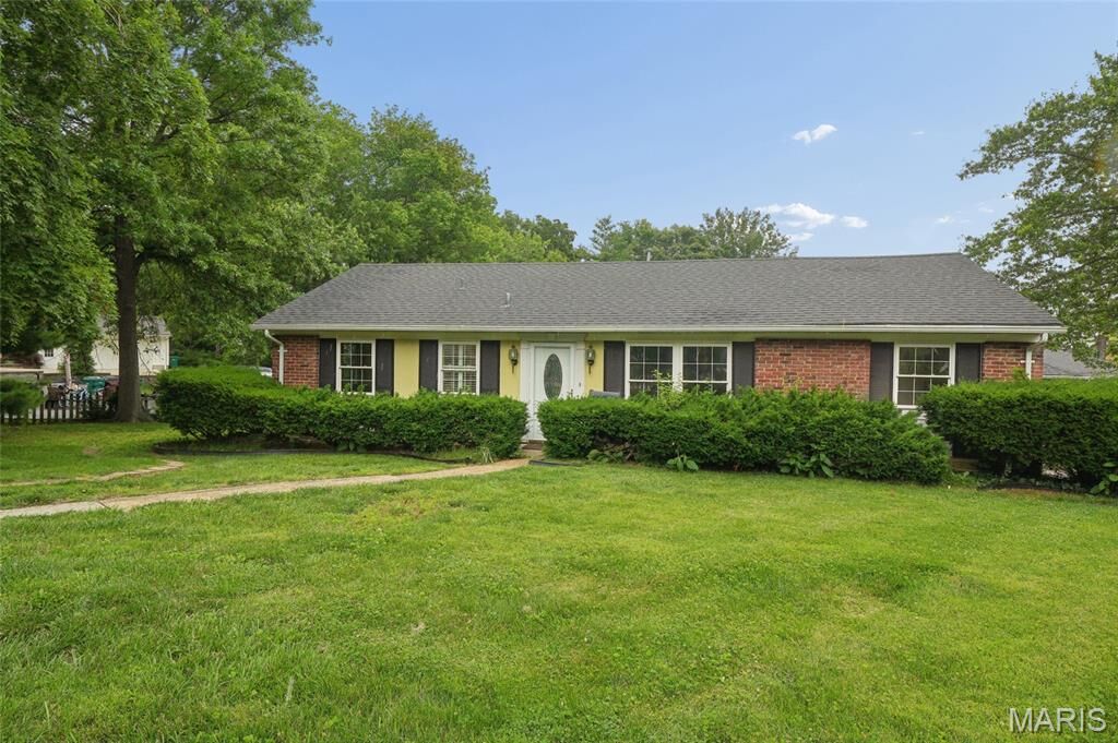 Property Photo: 928 S Gore Avenue MO 63119