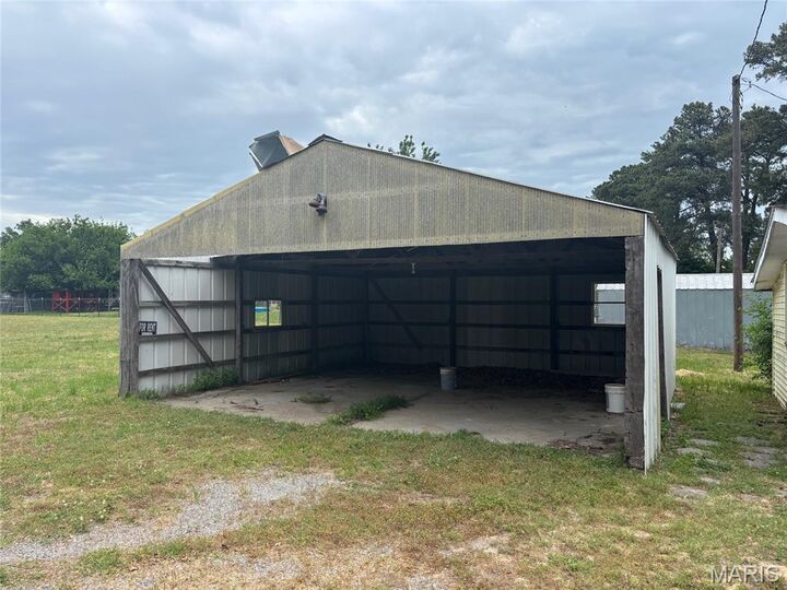 Property Photo: 22465 US Highway 61 MO 63771