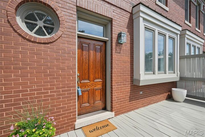 Property Photo: 11 Portland Court MO 63108
