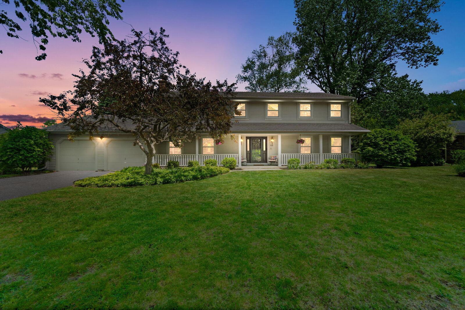 Property Photo: 720 W Clovernook Ln WI 53217