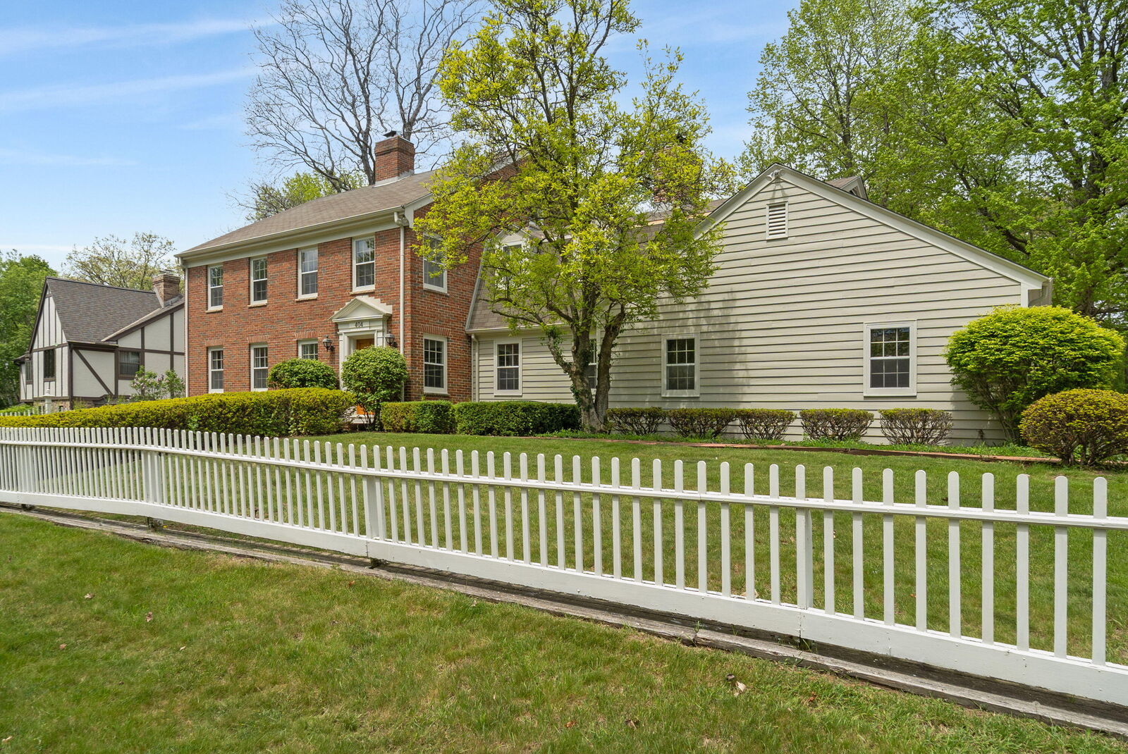 Property Photo: 404 W Ravine Baye Rd WI 53217