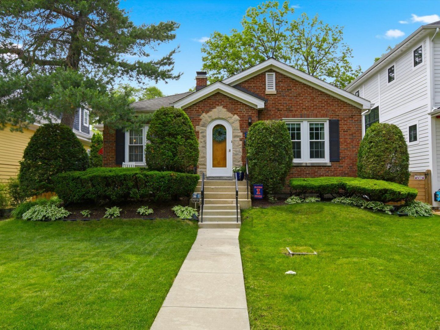 Property Photo:  708 S Vine Avenue  IL 60068 