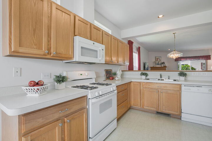 Property Photo: 3406 Steeplechase Way IL 60030