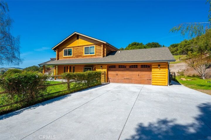Property Photo: 1665 Corbett Highlands Place CA 93420