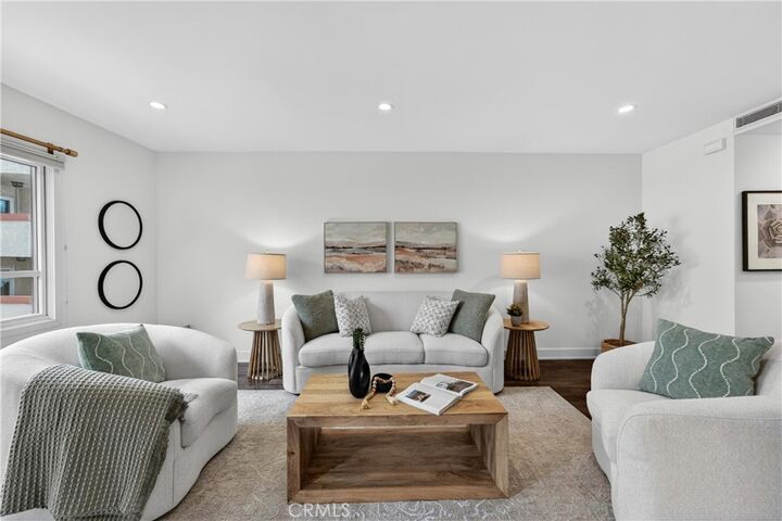 Property Photo:  2428 E Del Mar Boulevard 206  CA 91107 