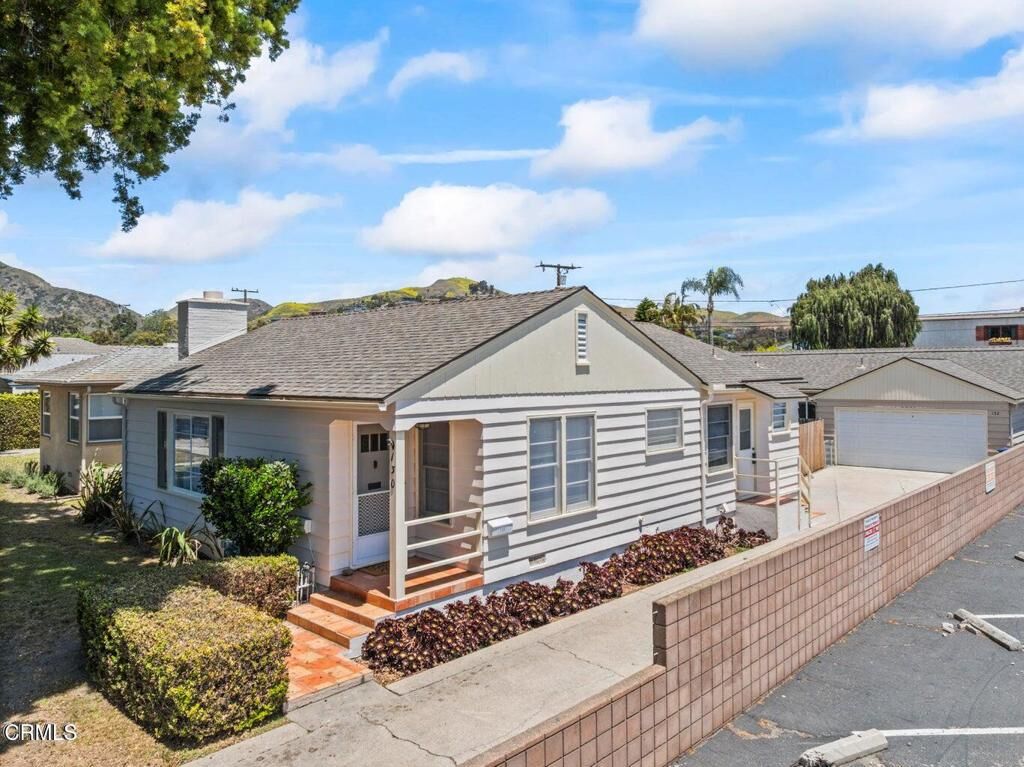 Property Photo:  130 Virginia Drive  CA 93003 