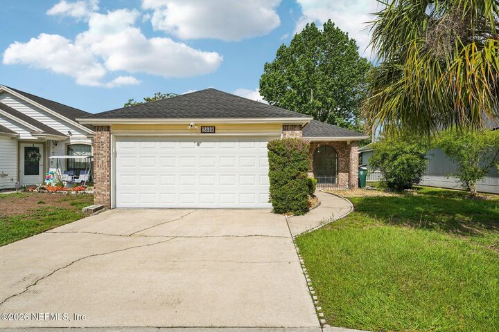 Property Photo:  2840 Lantana Lakes Drive W  FL 32246 