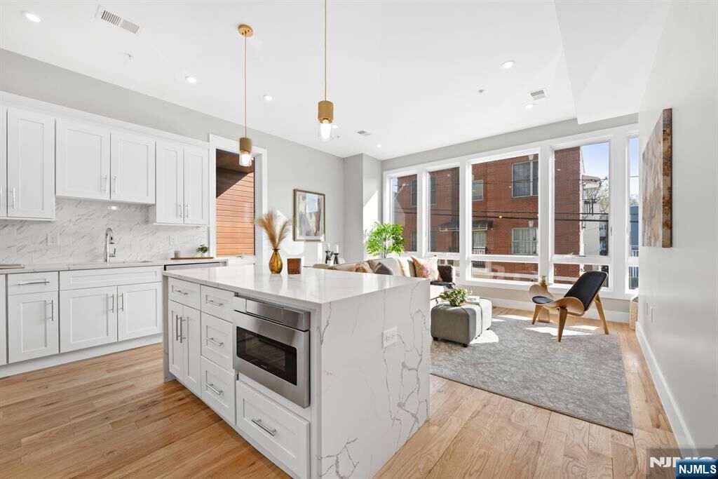 Property Photo:  126 De Kalb Avenue 2  NJ 07306 