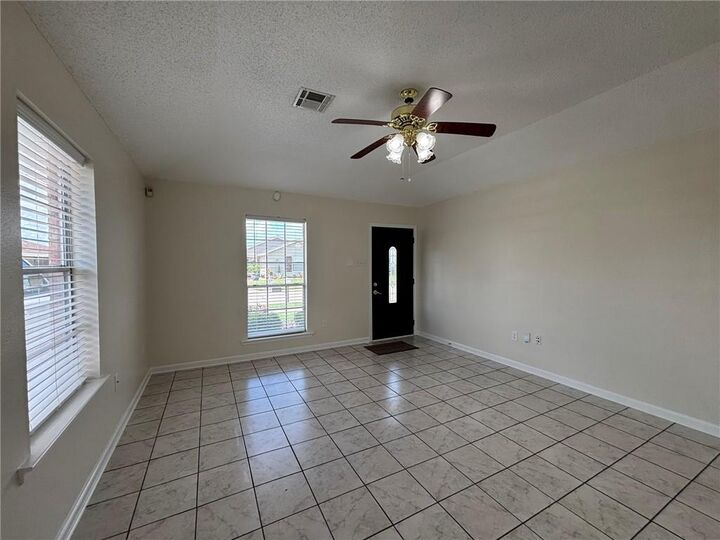 Property Photo:  2513 Rue Jesann  LA 70072 
