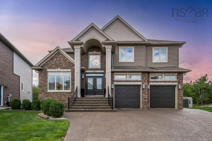 Property Photo: 82 Sedgewick Place NS B4A 0G5