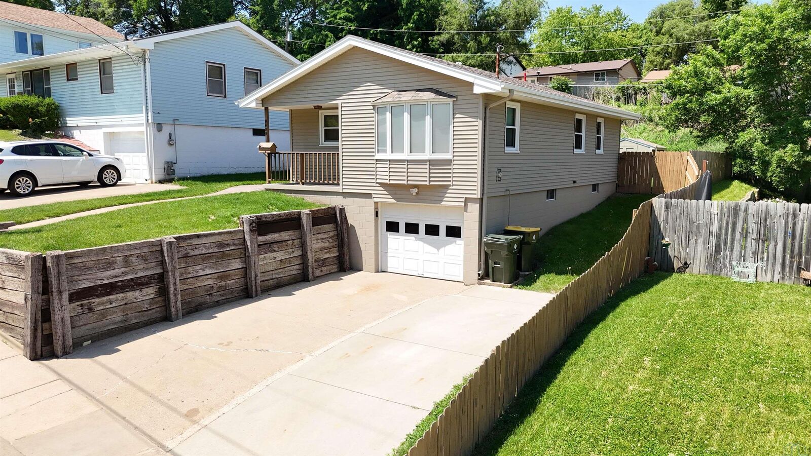 Property Photo:  2625 S Helen  IA 51106 
