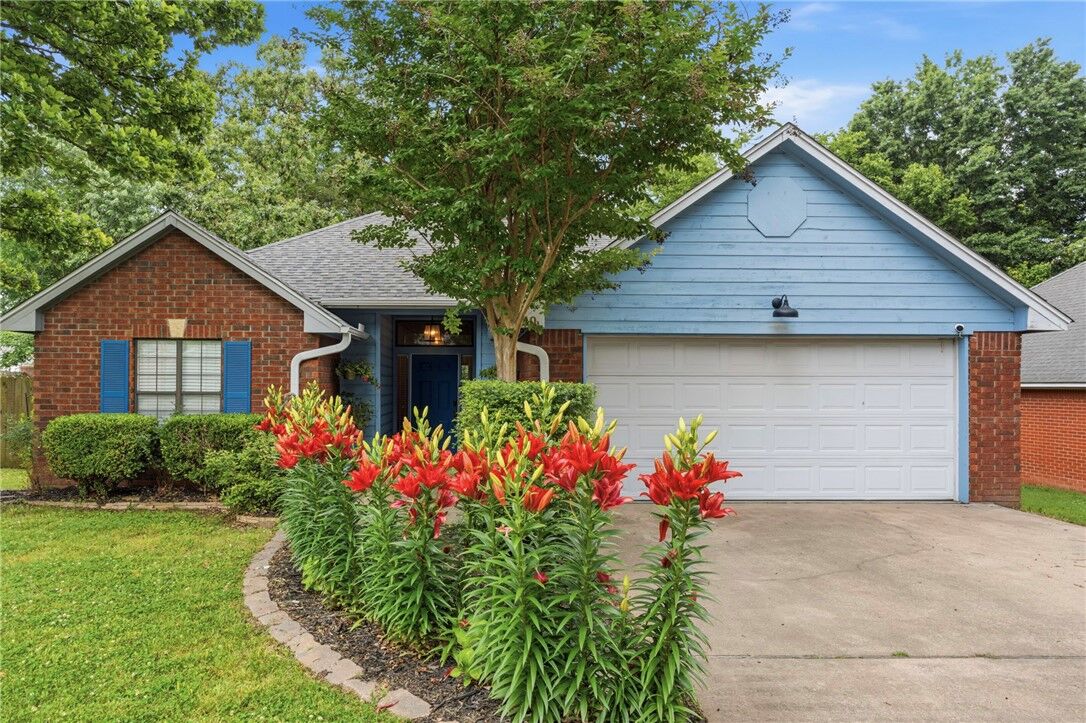 Property Photo: 900 Willow Court AR 72761