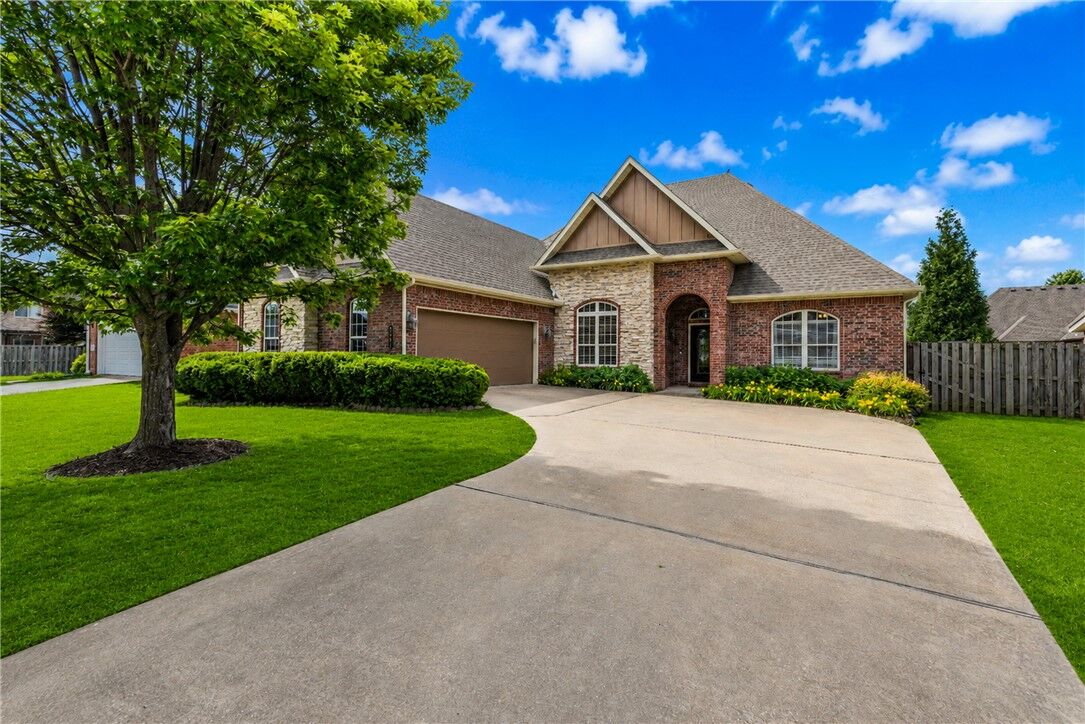 Property Photo: 6604 Inverness Drive AR 72758
