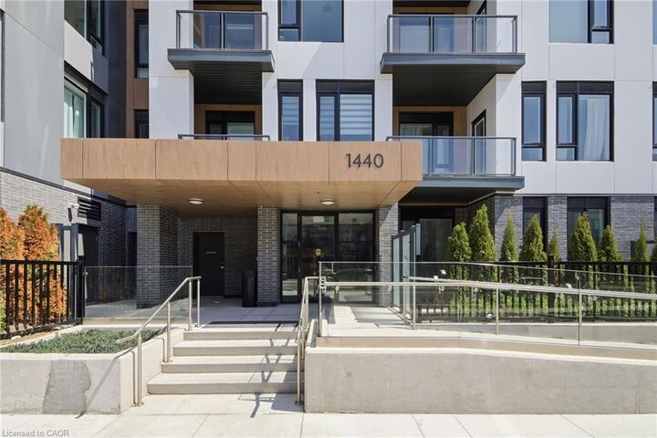 Property Photo: 1440 Clarriage Court 211 ON L9E 1B3