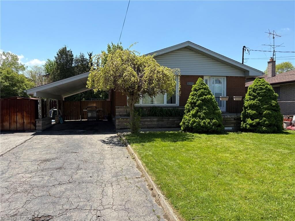 Property Photo:  231 Limeridge Road W  ON L9C 2C4 