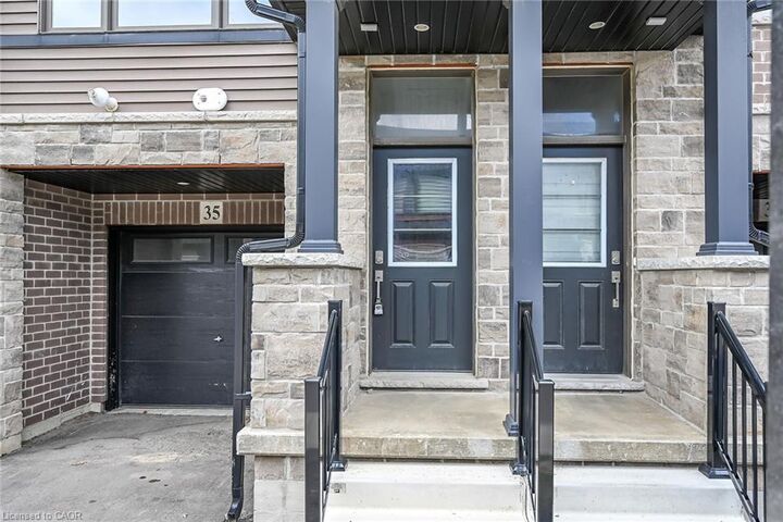 Property Photo:  120 Court Drive 35  ON N3L 0N2 