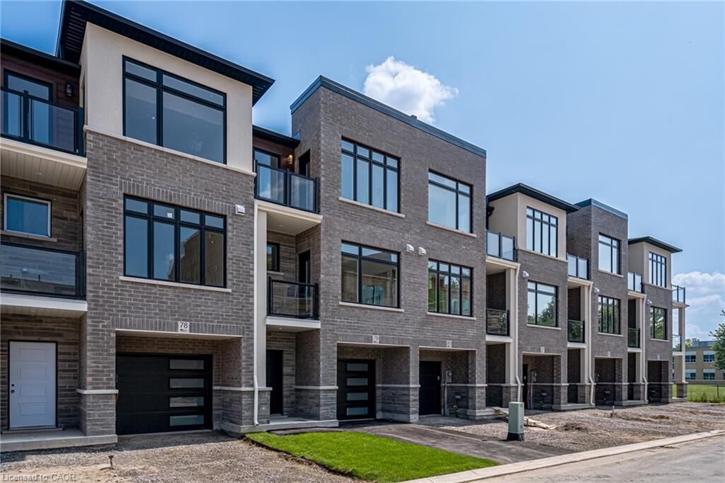 Property Photo:  292 Vine Street 70  ON L2M 0E1 