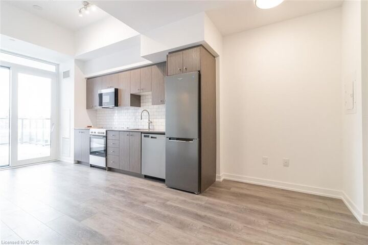 Property Photo:  5 Wellington Street 204  ON N2G 0E3 