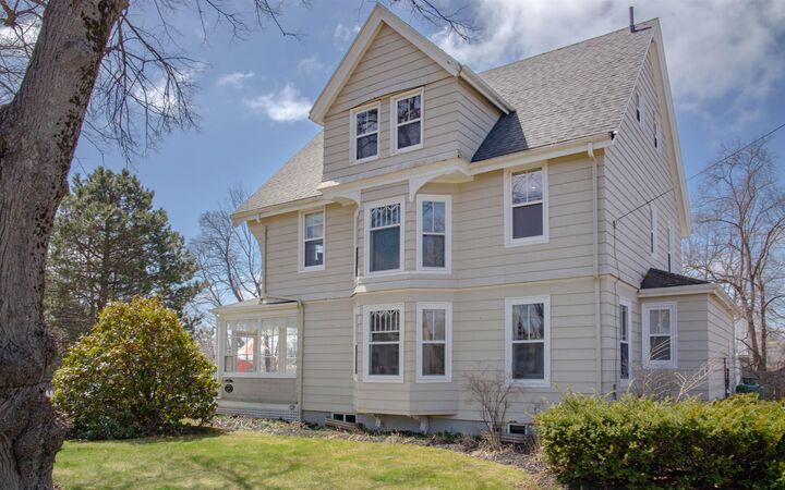 Property Photo:  25 Greenfield Avenue  PE C1A 3N9 