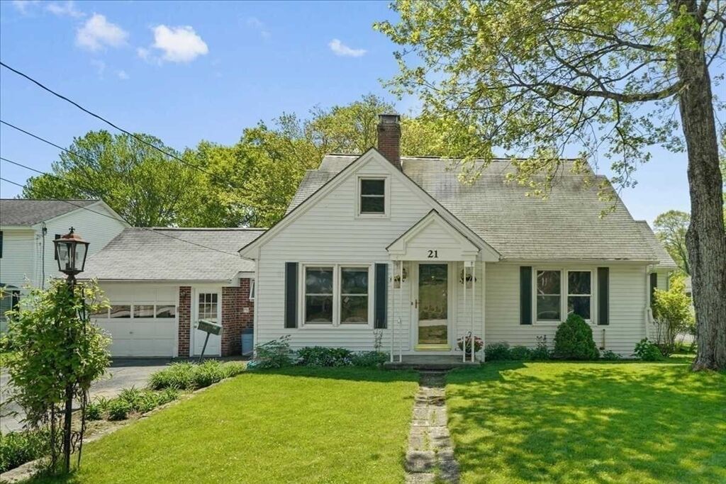 Property Photo:  21 Eaton Pl  MA 01545 