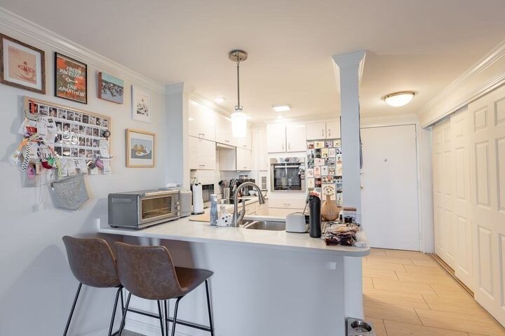 Property Photo: 19 Winchester 806 MA 02446