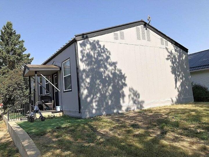 Property Photo: 139 1 Street S AB T0L 1G0