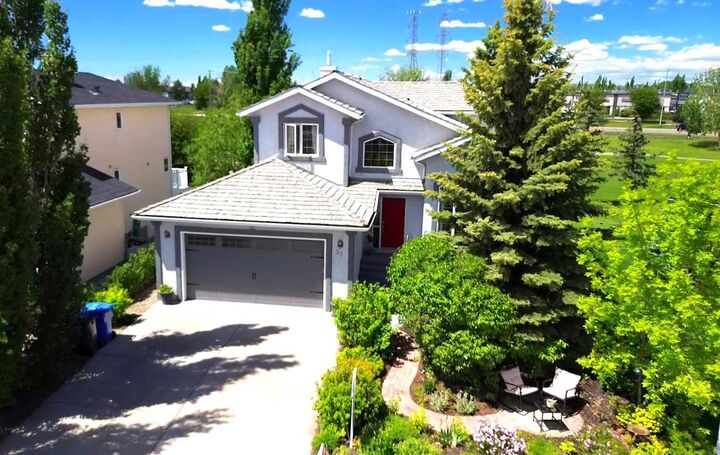 Property Photo: 37 Lakeside Greens Close AB T1X 1C2