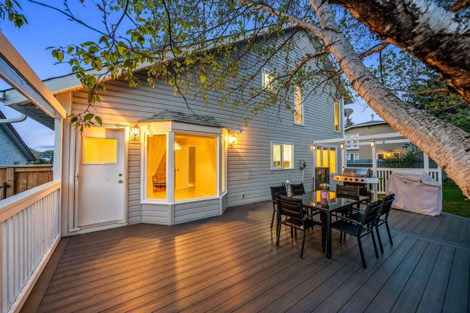 Property Photo:  39 Woodmont Way  AB T2W 4L7 