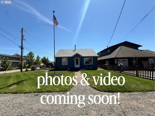 Property Photo: 2906 Elmira Rd OR 97402
