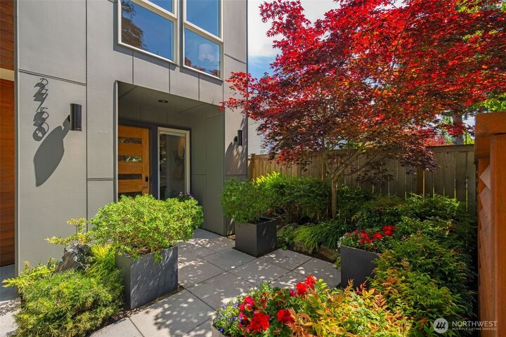 Property Photo:  2750  Belvidere Avenue SW  WA 98126 