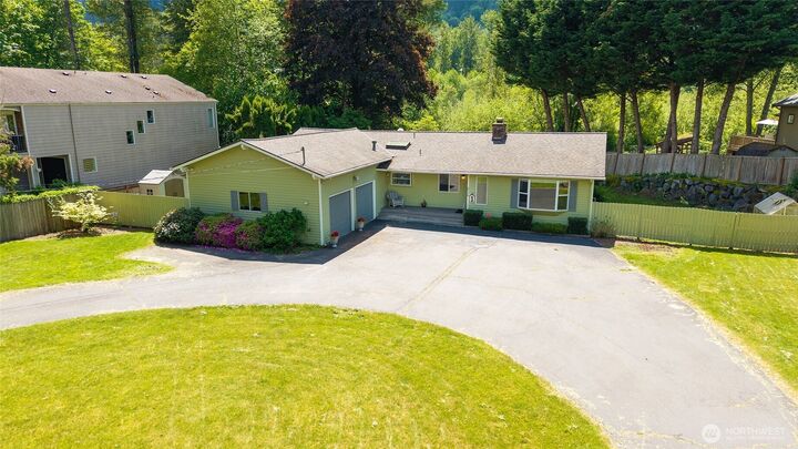 Property Photo:  975  Front Street S  WA 98027 