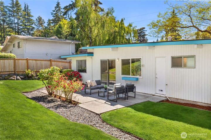 Property Photo:  3772  78th Avenue SE  WA 98040 