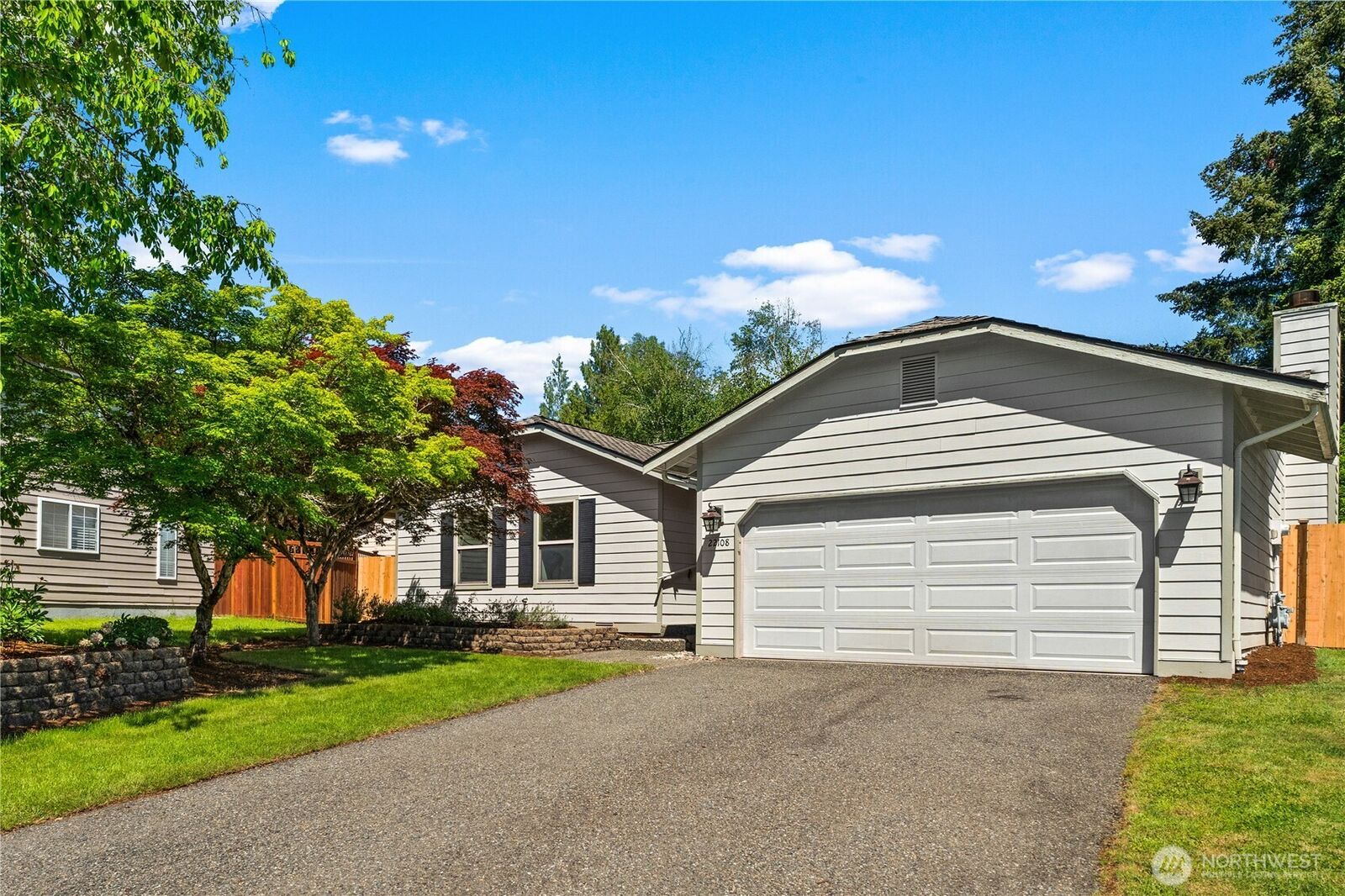 Property Photo: 22108 SE 251st Court WA 98038