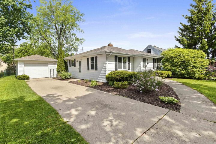 Property Photo:  830 Marquette Avenue  WI 54304 
