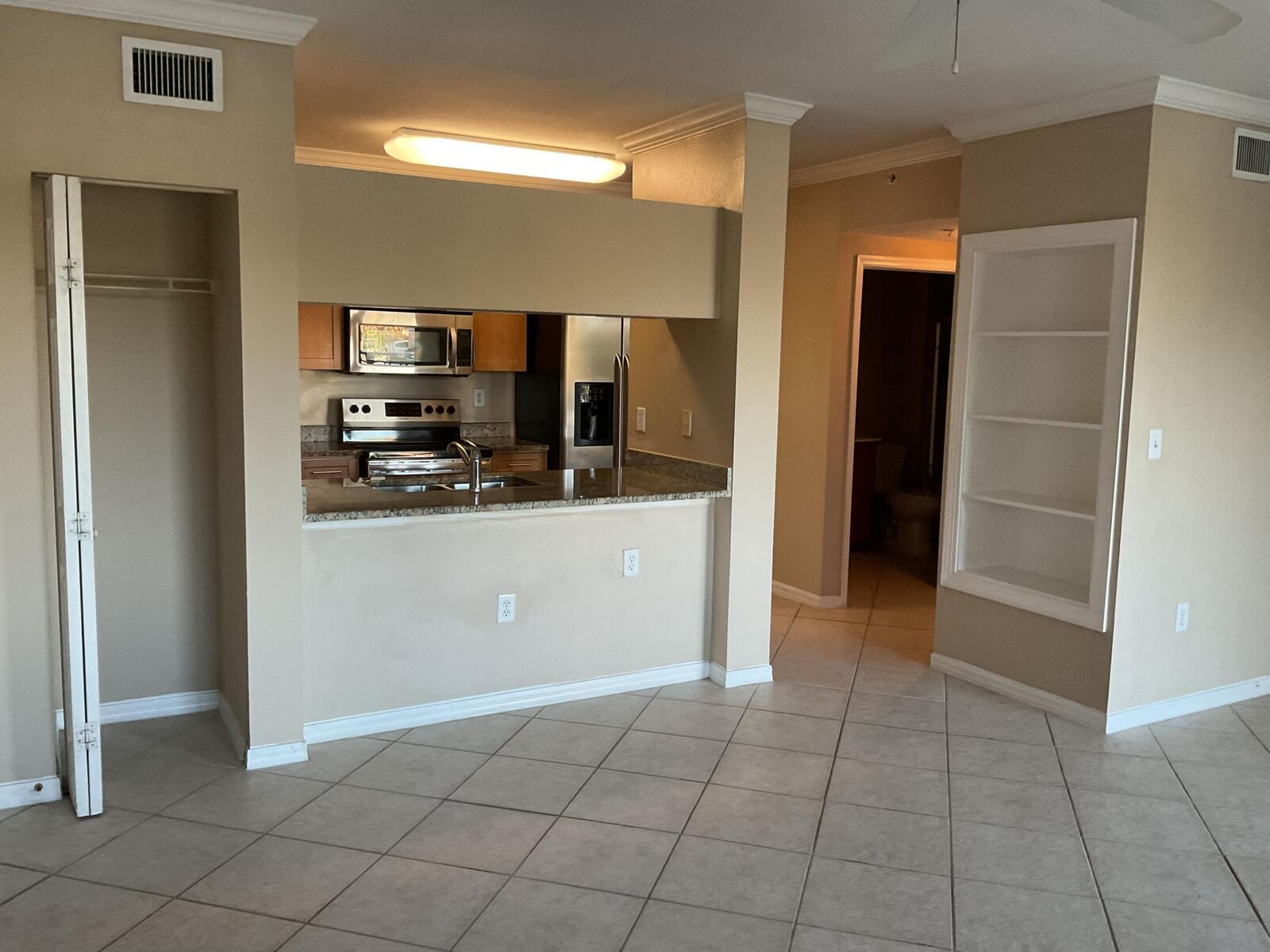 Property Photo: 6410 Emerald Dunes 202 Drive 202 FL 33411
