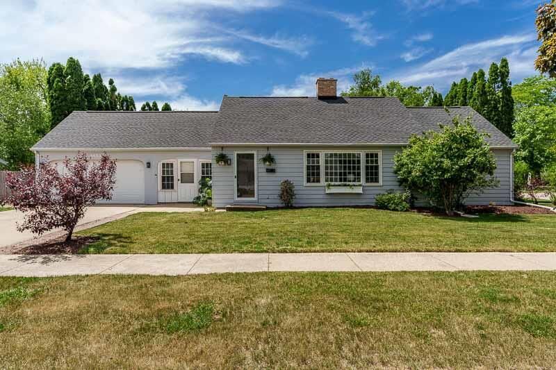 Property Photo:  1433 Greenwich Lane  WI 53545 