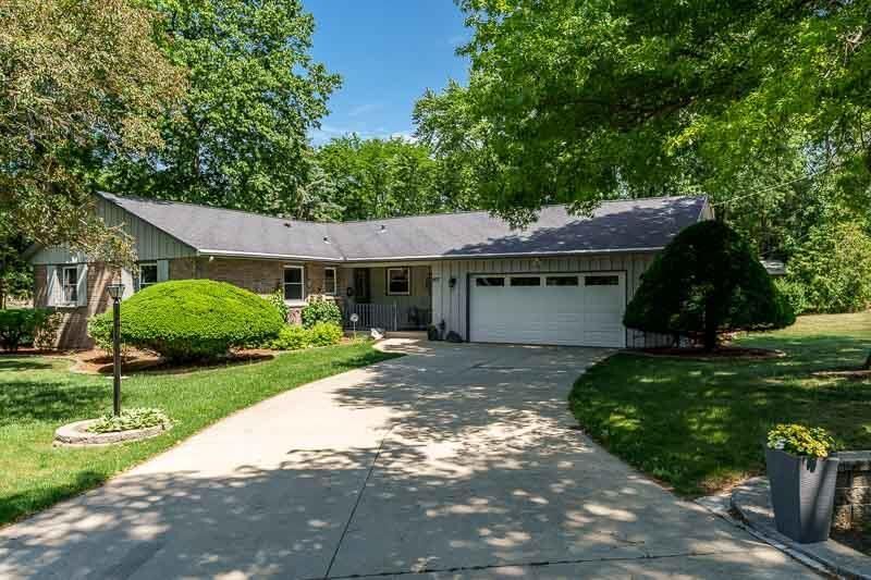 Property Photo:  807 E Holiday Drive  WI 53511 