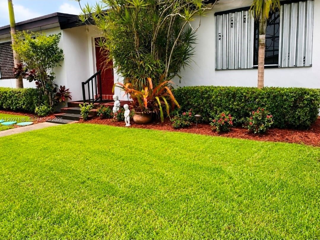 Property Photo:  10420 SW 149th St  FL 33176 