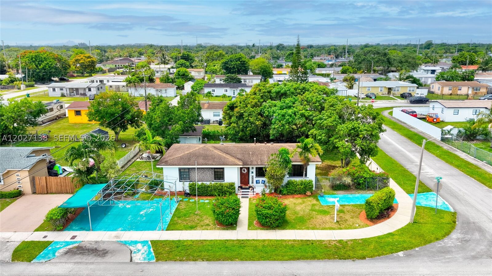 Property Photo: 10420 SW 149th St FL 33176