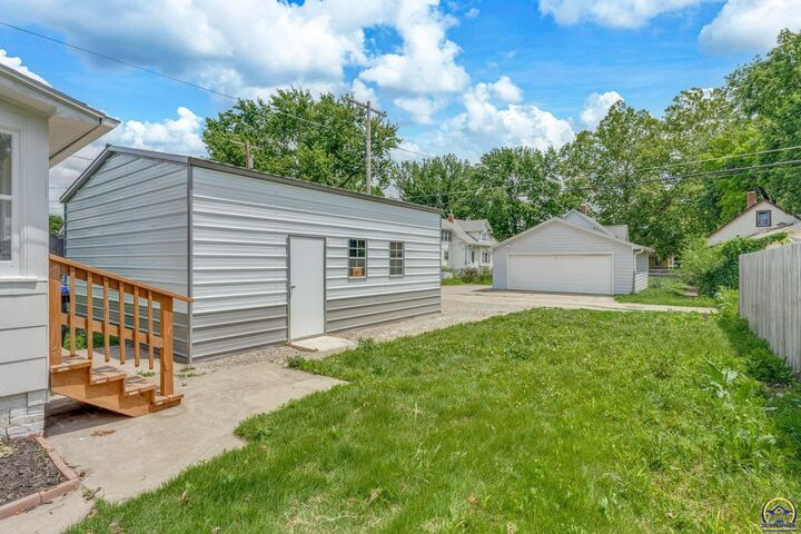 Property Photo:  418 NE Wilson Ave  KS 66616 
