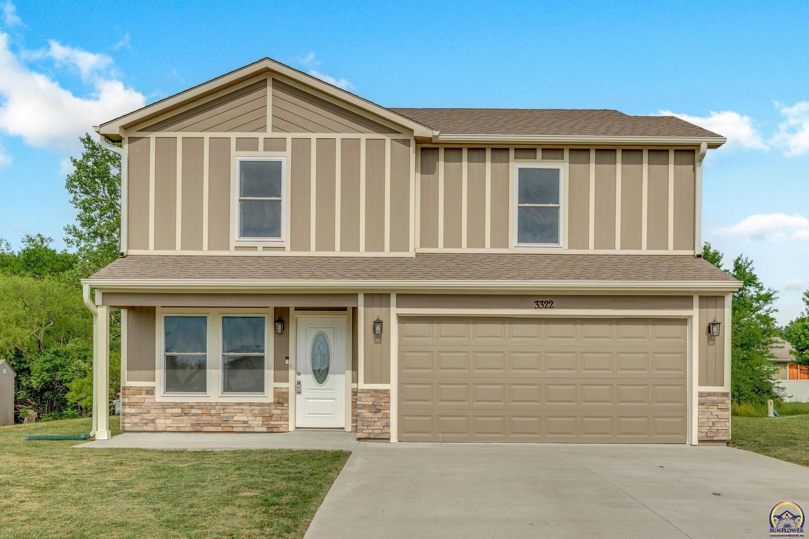Property Photo:  3322 SE Long St  KS 66605 