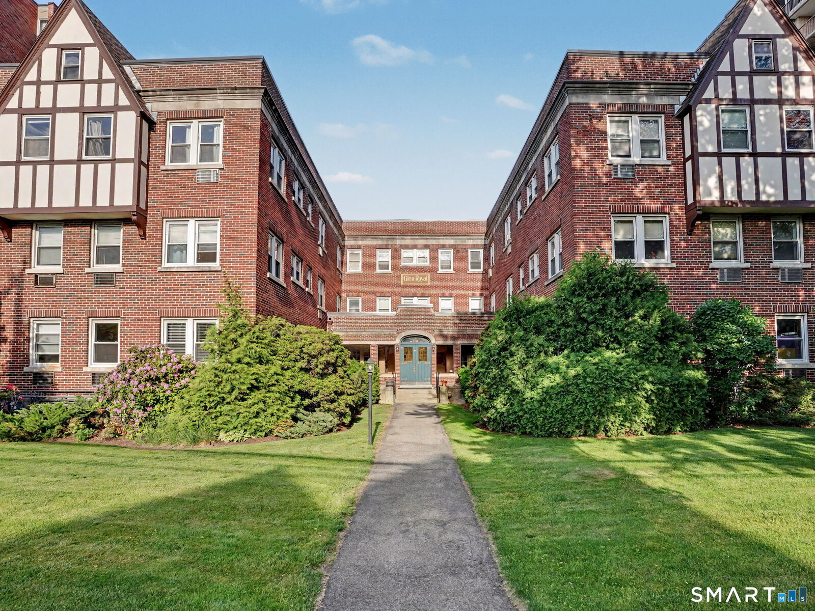 Property Photo:  77 Glenbrook Road 101  CT 06902 
