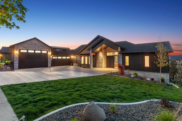 Property Photo:  22175 E Bennett Ln  WA 99019 