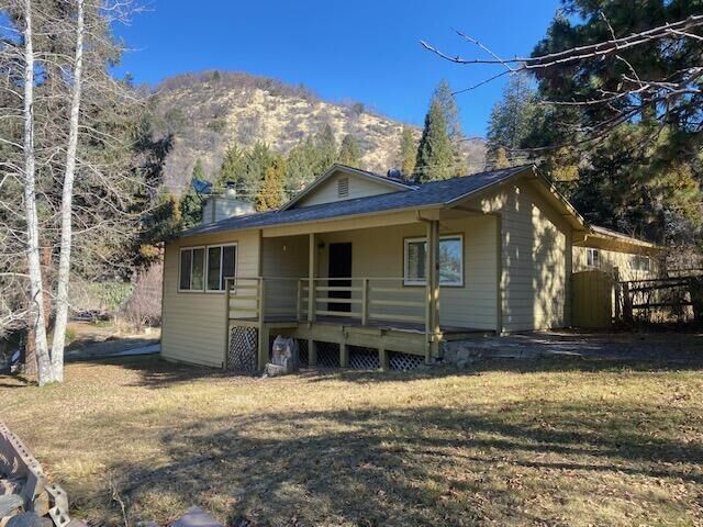 Property Photo: 206 Cedar Drive CA 93265