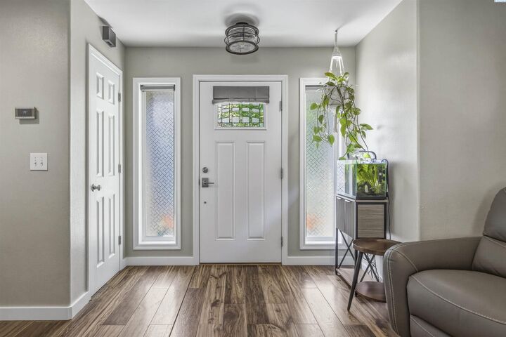 Property Photo:  101 S Sherman Place  WA 99336 